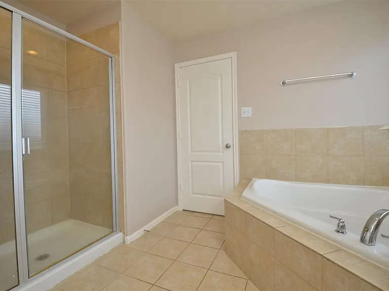 2707 Roaring Oaks Ln — Photo 30