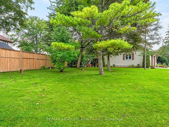 4th image of 309 Liard St