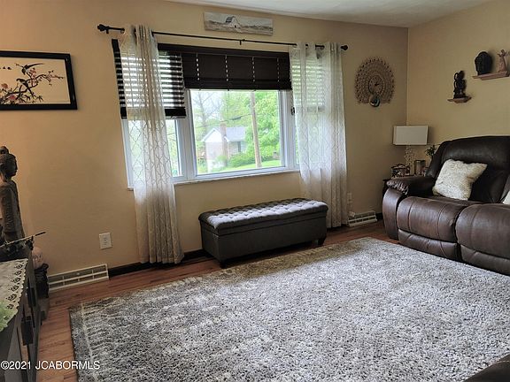 3rd image of 1207 Satinwood Dr