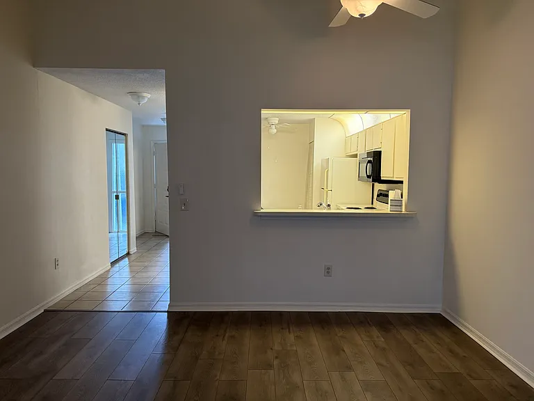 2408 SE 18th Cir — Photo 5