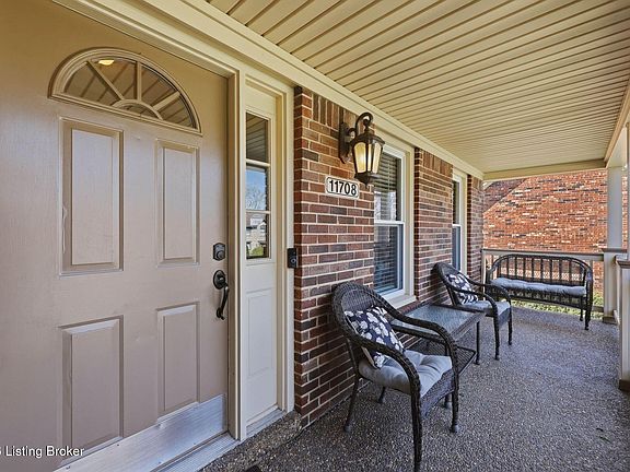 3rd image of 11708 Saratoga Woods Ct