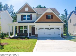 160 Falls Creek Dr, Spring Lake, NC 28390