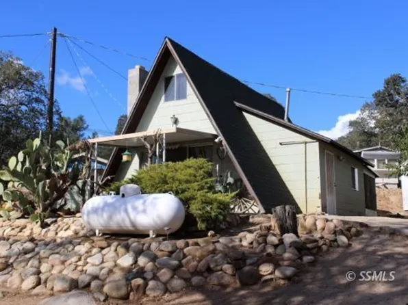 38 Lakeview Ter, Wofford Heights, CA 93285