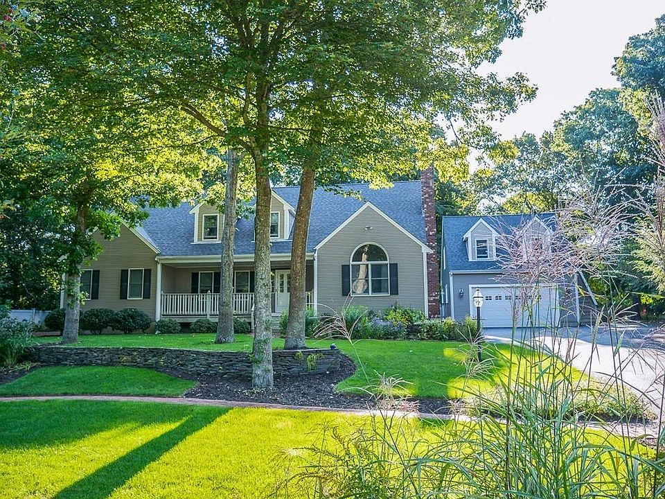 1st image of 29 Turnberry Dr
