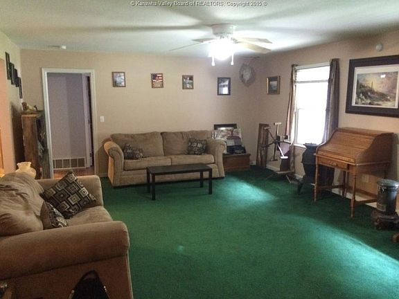 3rd image of 9 Oasis Dr