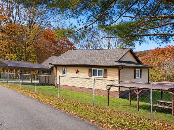 180 Bear Rd, Keokee, VA 24265