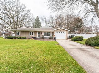 402 Harmony Dr, North Aurora, IL 60542