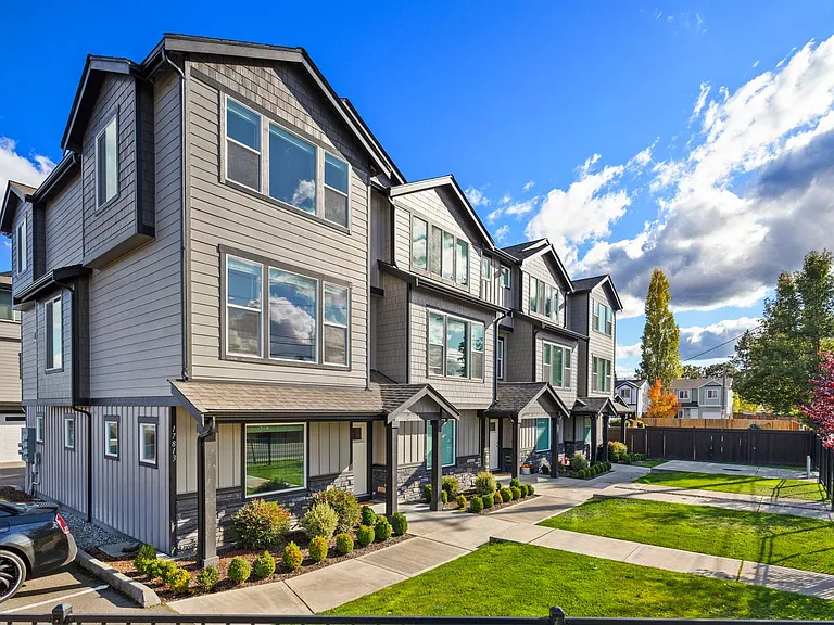 Rainier View Court Townhomes — Photo 20
