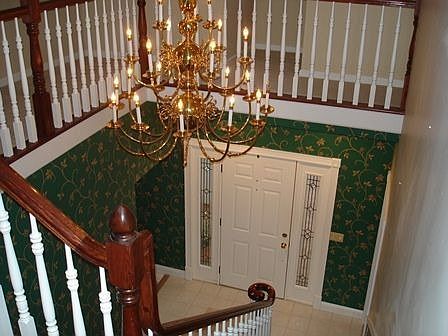 3rd image of 435 Oakwood Cir
