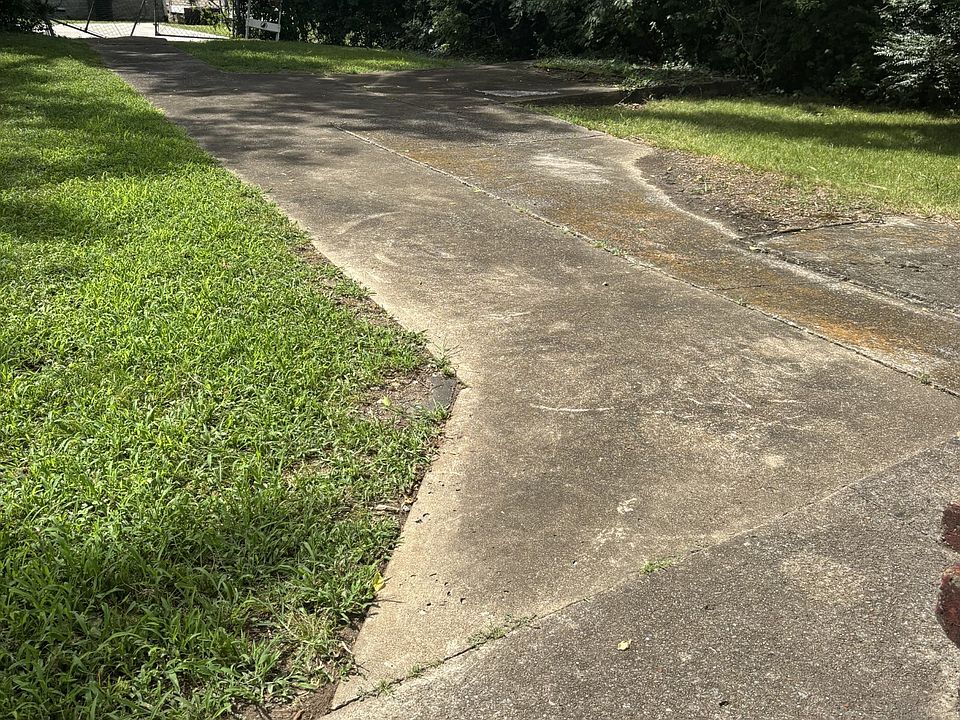 2nd image of 3217 Clifton Ave