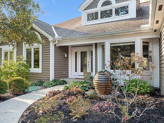 2nd image of 11255 Terwilligers Valley Ln