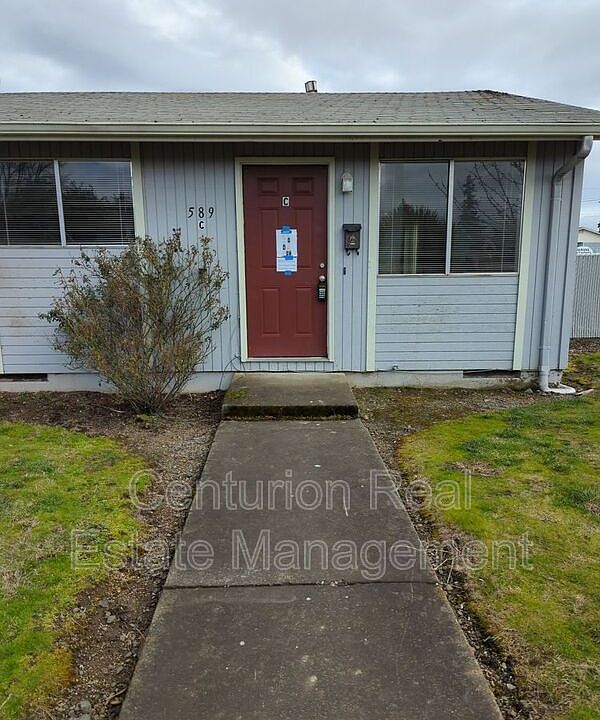2nd image of 589 Lafayette St SE #C
