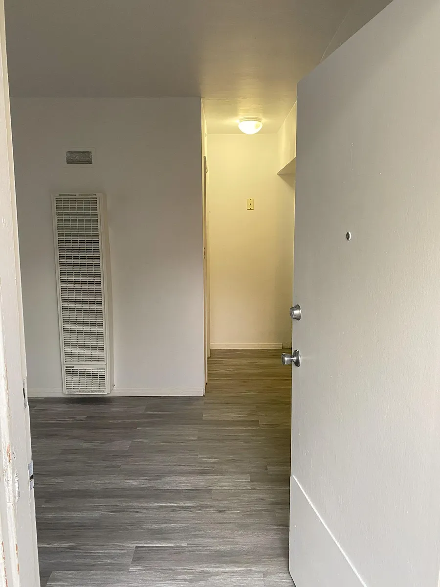 Building Photo - 56 N Parkwood Ave #1