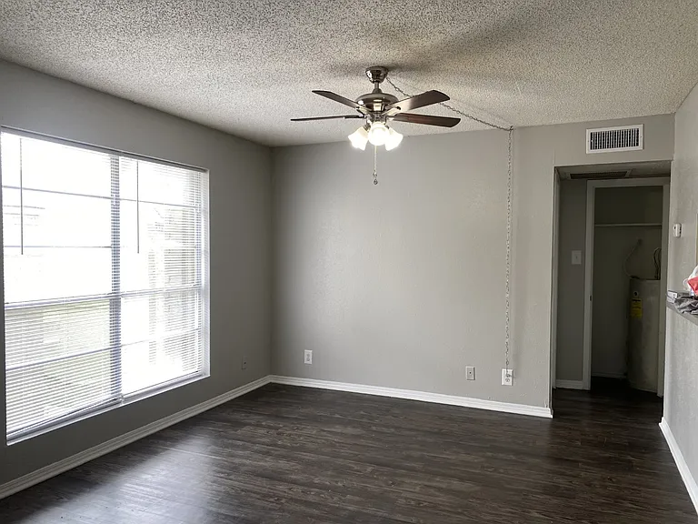 1809 W Schunior Rd #212 — Photo 2