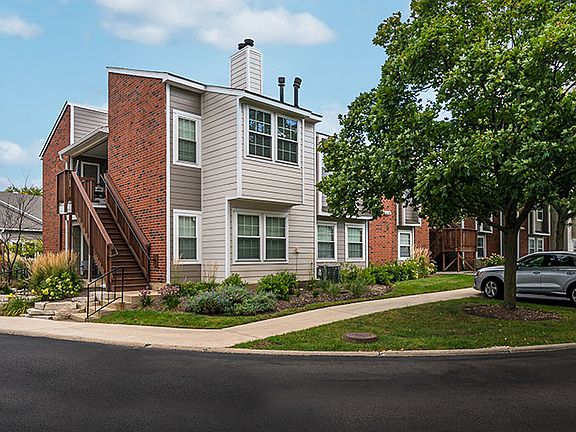2nd image of 896 Benedetti Dr #2-101