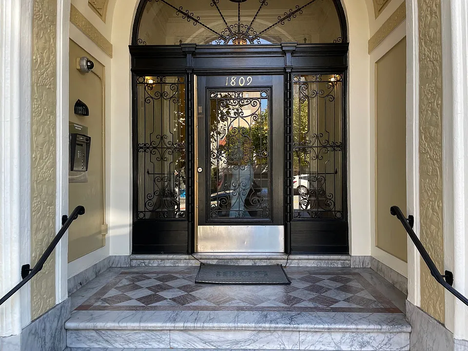 1809 California Street (200r)