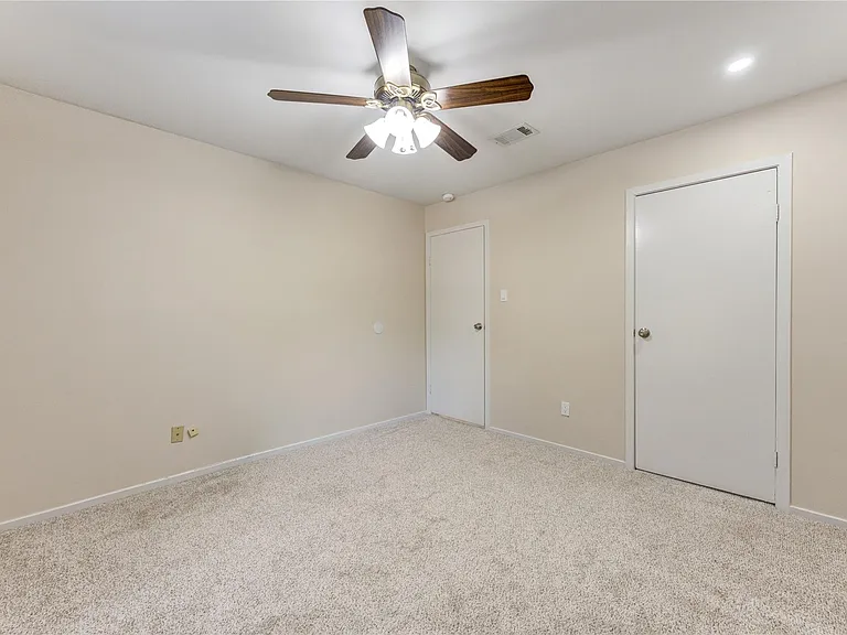 2114 River Village Dr — Photo 28