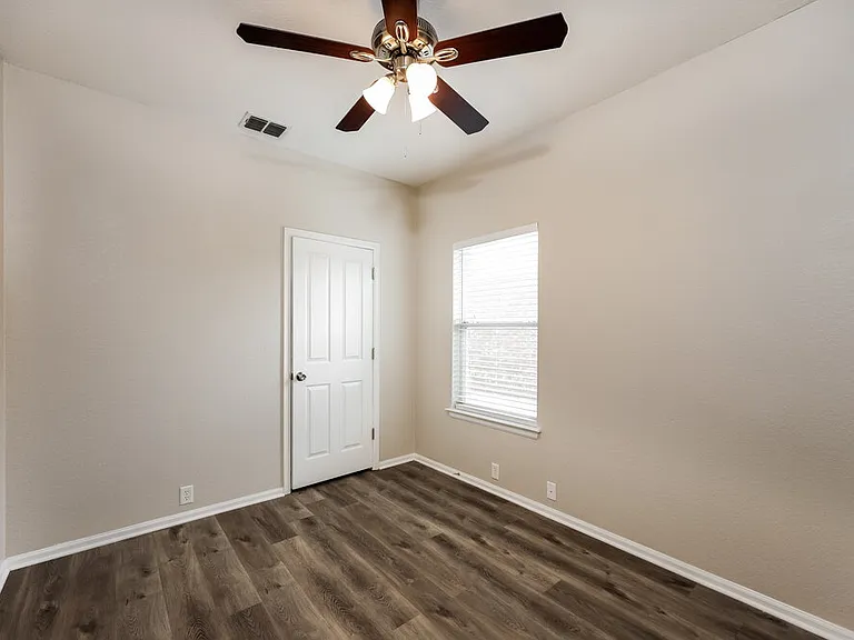 4823 James Gaines — Photo 14