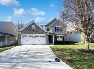 2102 Longburn Dr, Kernersville, NC 27284