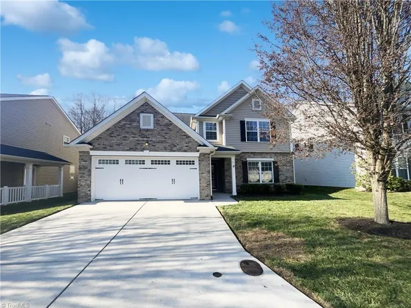 2102 Longburn Dr, Kernersville, NC 27284