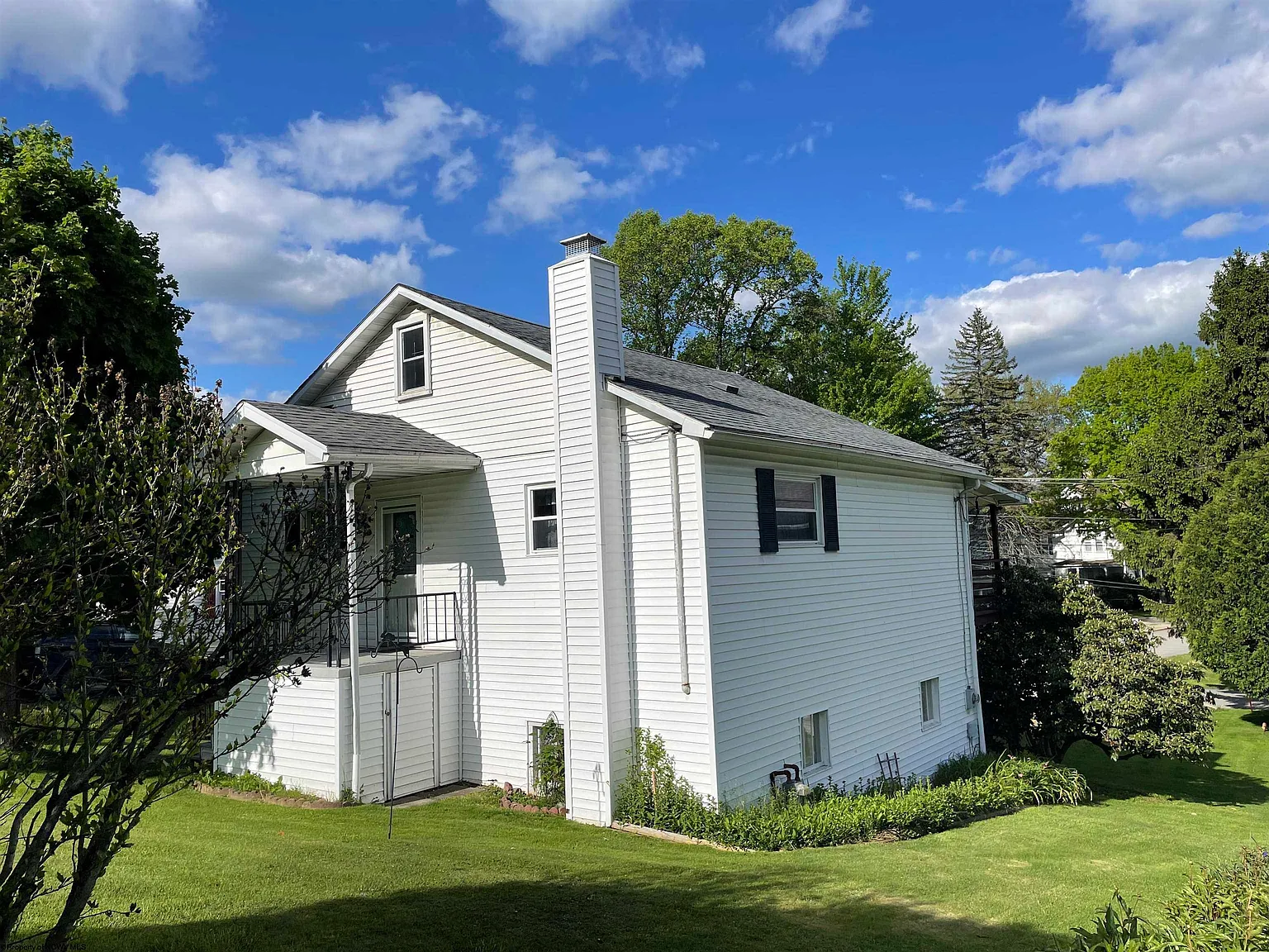 303 Morgantown St photo 1