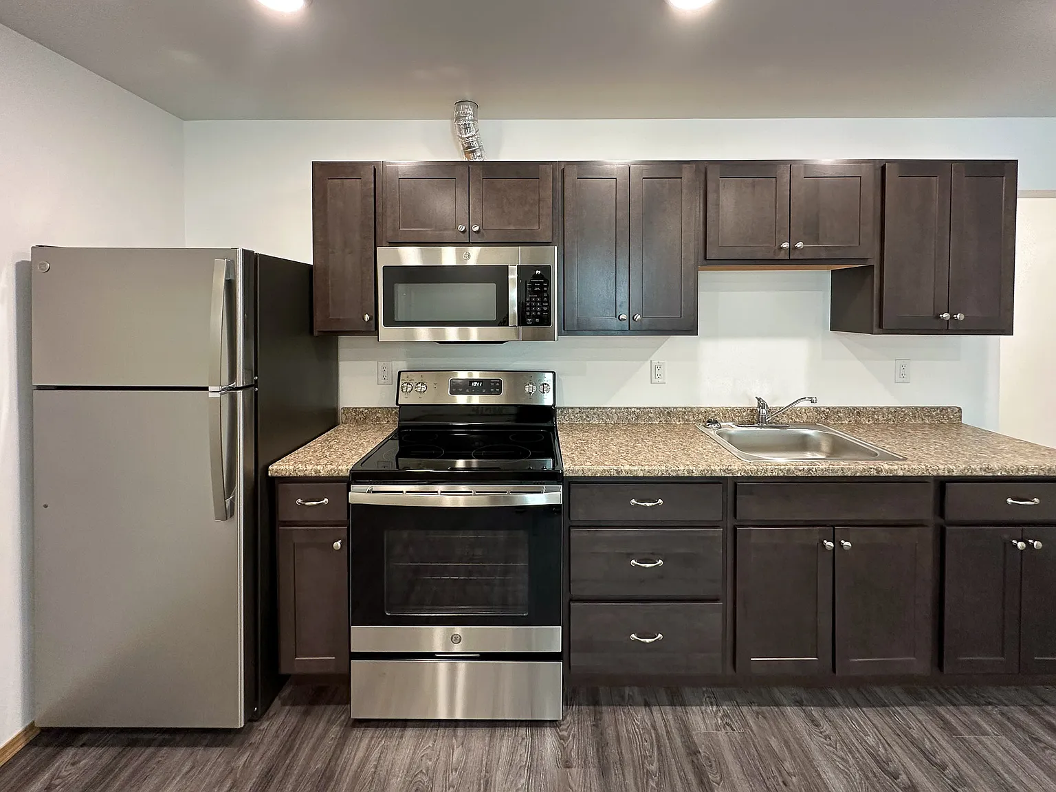 2739 Stone Pointe Court - 101 — Photo 3