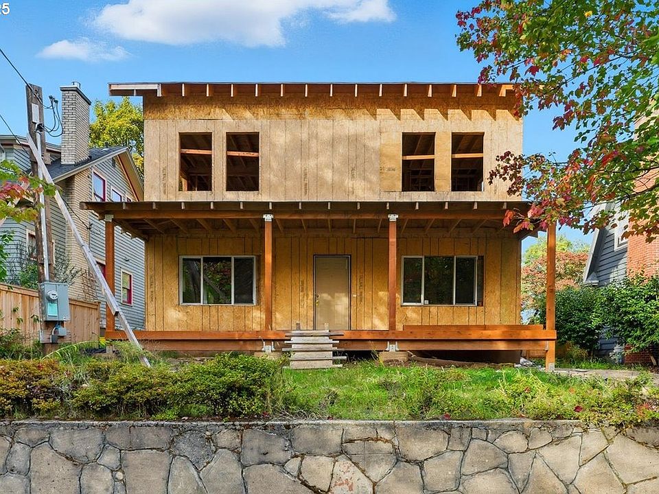 1st image of 3533 NE Hassalo St