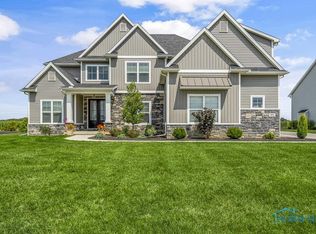 490 Canterbury Blvd, Perrysburg, OH 43551