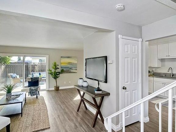 3rd image of 1837 Stonebrook Ln