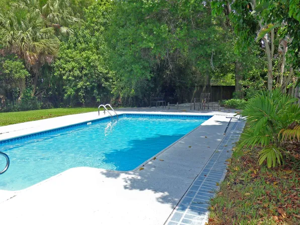 877 SW 33rd St, Palm City, FL 34990