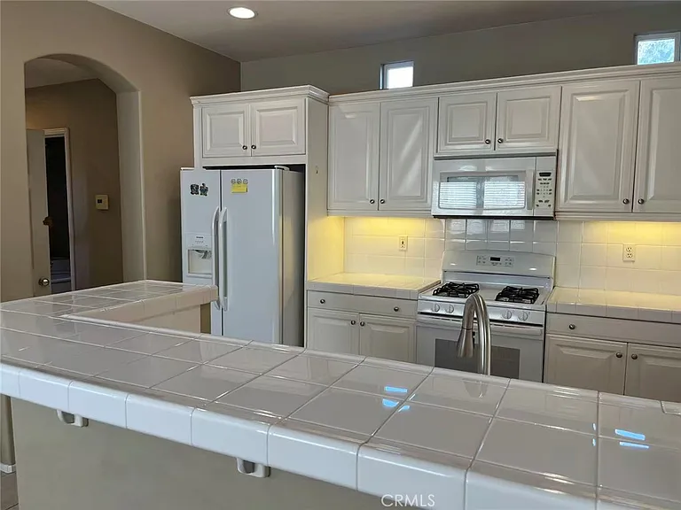 8 Pearleaf — Photo 3