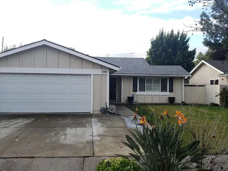 798 Coffey Ct — Photo 1