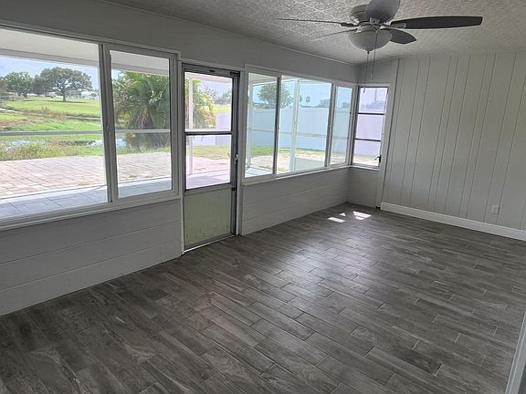 4th image of 912 La Jolla Ave