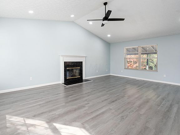 4th image of 1057 Clifton Chase Dr