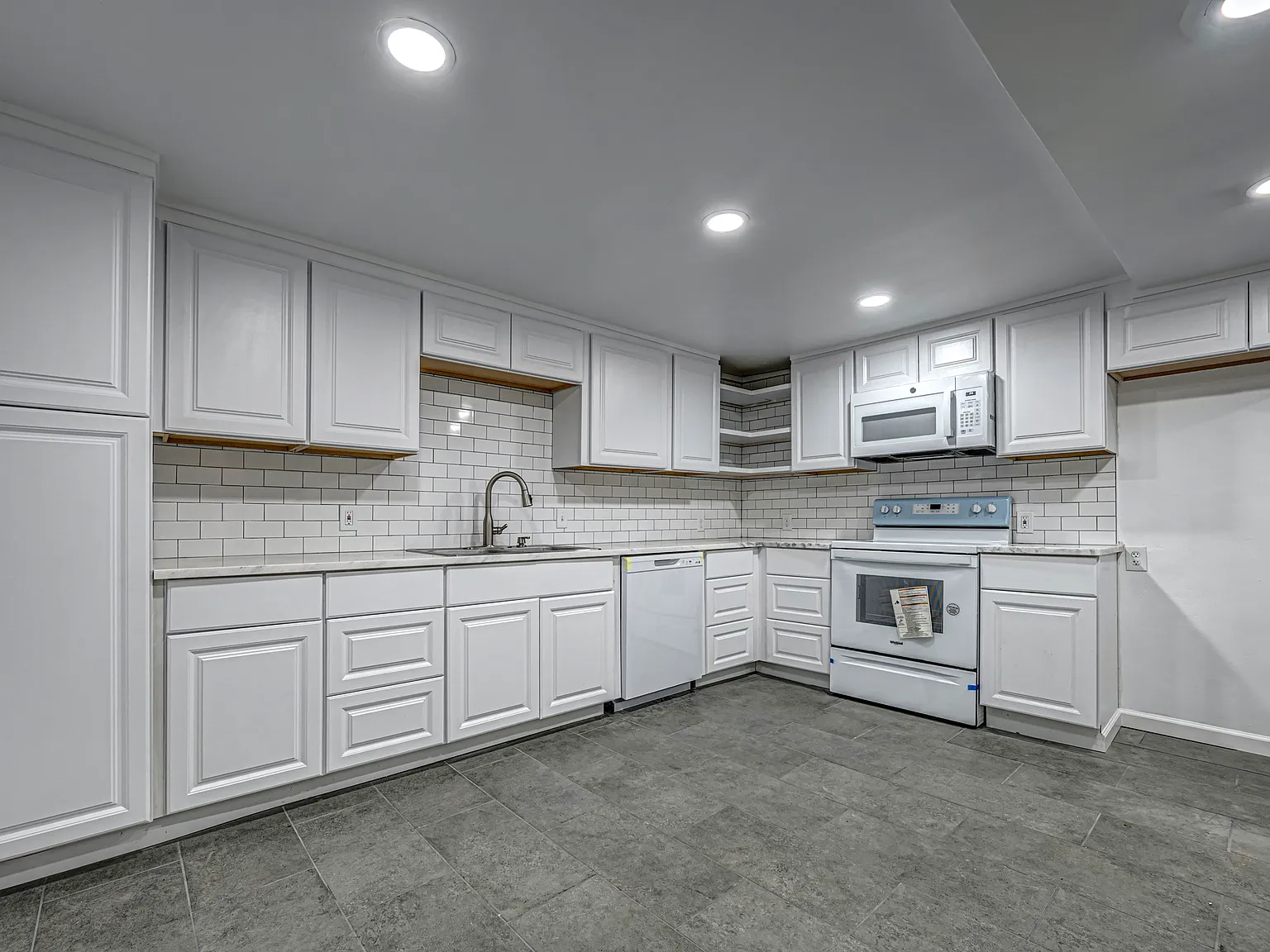 4 bed, 1496 sqft, $2,200 — Photo 4