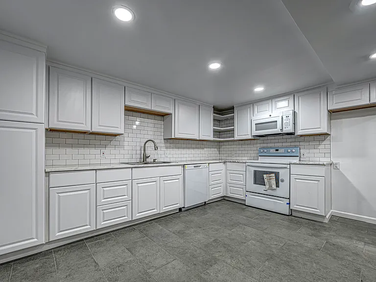 716 E Eufaula St #1 — Photo 4