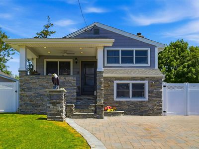 732 S 5th Street, Lindenhurst, NY, 11757