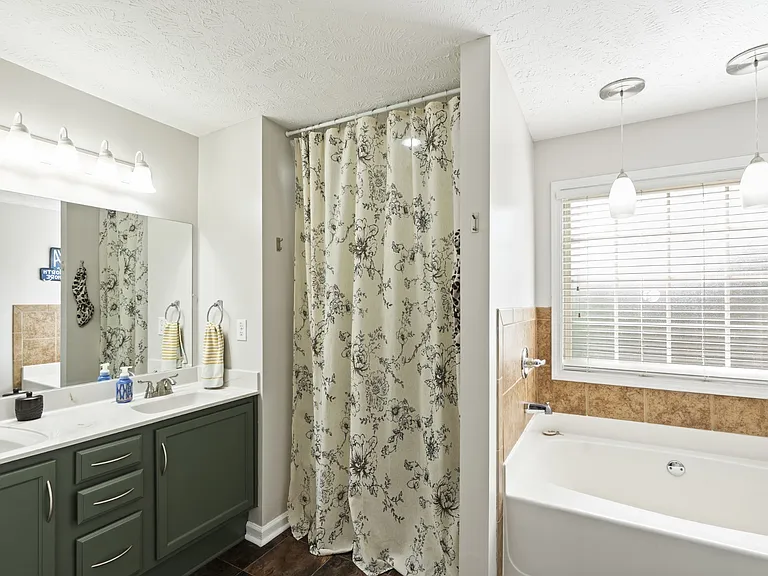 3467 Melrose Dr — Photo 10