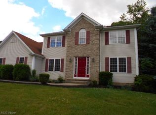 8448 Cliffview Dr, Macedonia, OH 44056