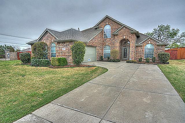 1st image of 2827 Quail Hollow Dr
