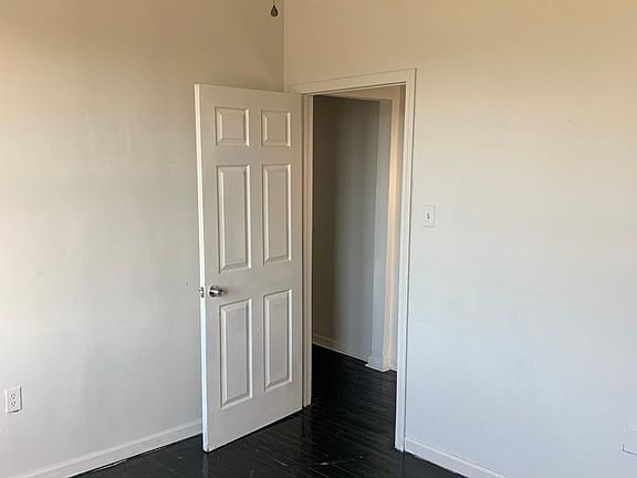 2nd image of 3229 Cambronne St #B