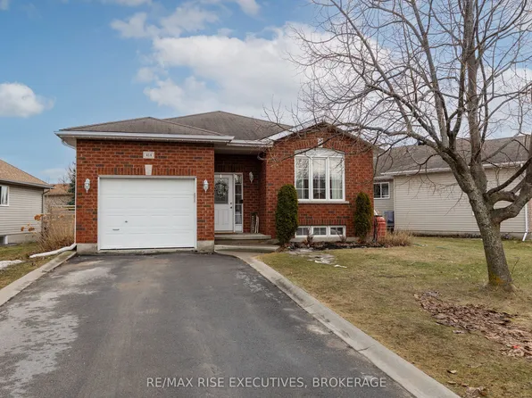414 Abbot St, Kingston, ON K7P 3J4