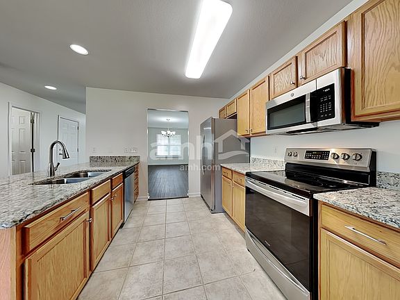 3rd image of 917 Peachtree Meadows Cir