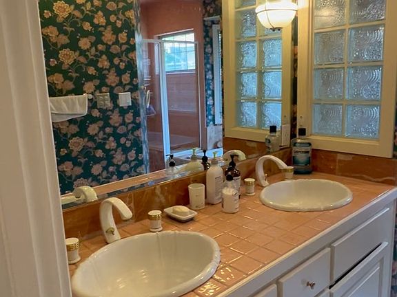 Master suite bath