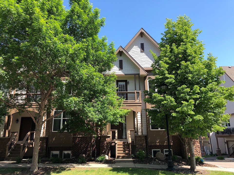 1st image of 30 125th St E