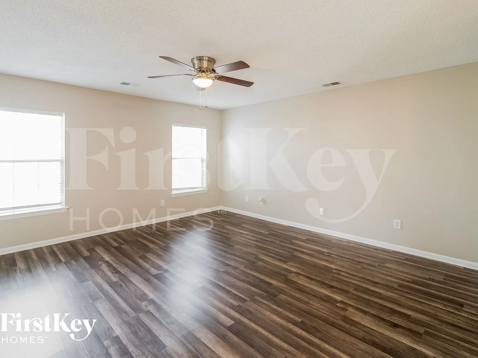 4 bed, 2.5 bath, 1988 sqft, $2,210 — Photo 3