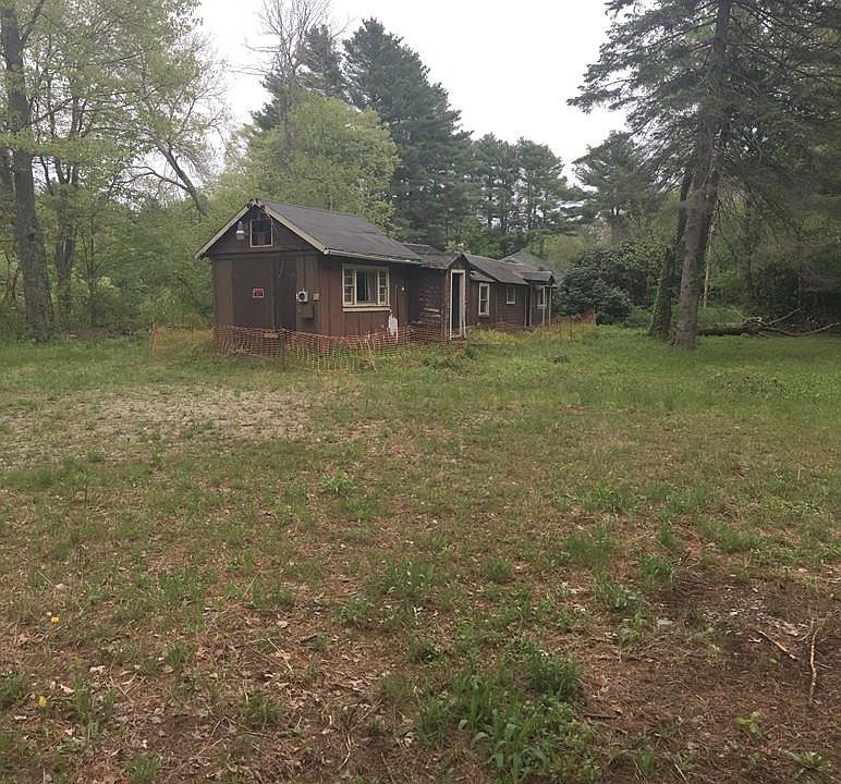 2nd image of 60 River Rd