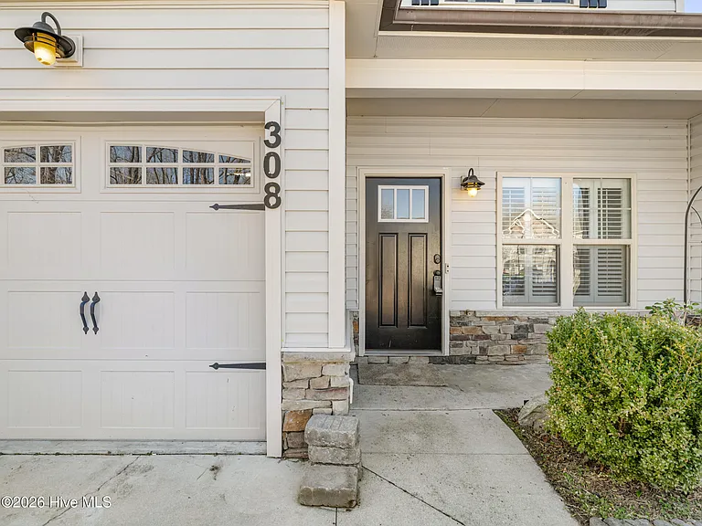 308 Winstead Loop — Photo 7