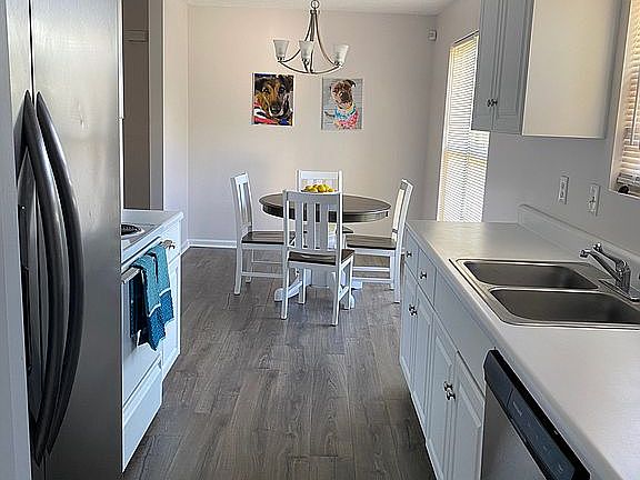 4th image of 3623 Woodcock Dr
