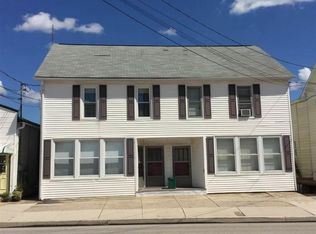 7 N Main St, Stewartstown, PA 17363